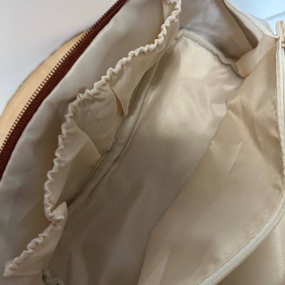 Brown Leather Toiletry Bag with Handle and Zipper - Picture 14 of 16